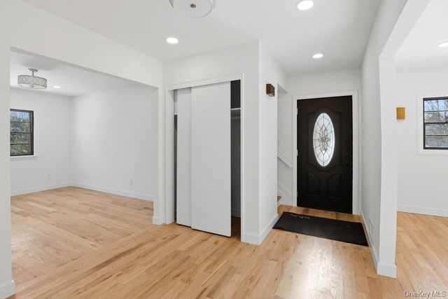 32 Rockland Drive, Jericho, NY 11753