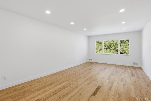 32 Rockland Drive, Jericho, NY 11753