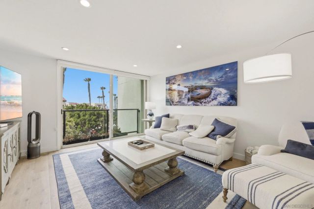 909 Coast 3, La Jolla, CA 92037