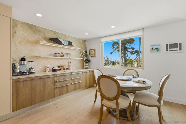 909 Coast 3, La Jolla, CA 92037