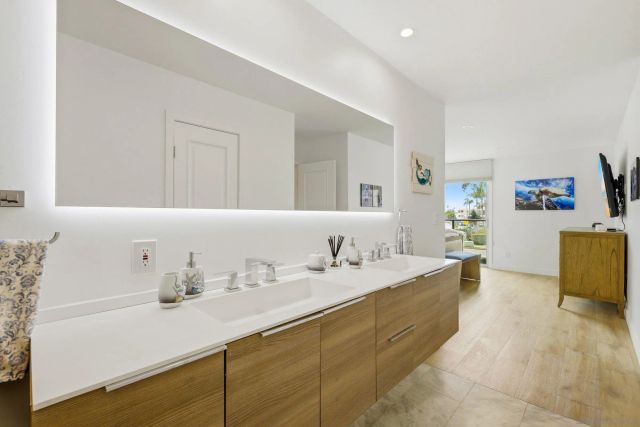 909 Coast 3, La Jolla, CA 92037