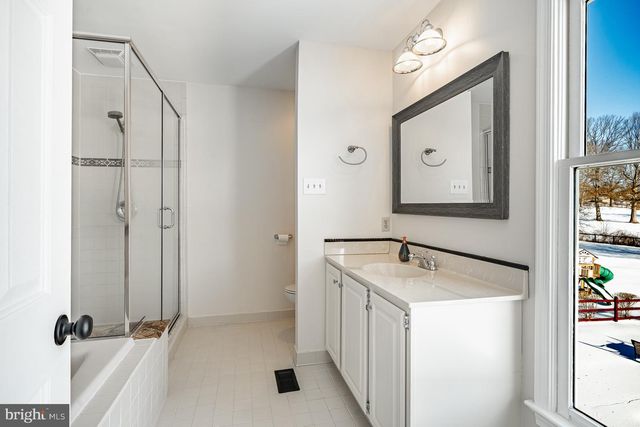 11 MEADOW WOOD LN, Landenberg, PA 19350