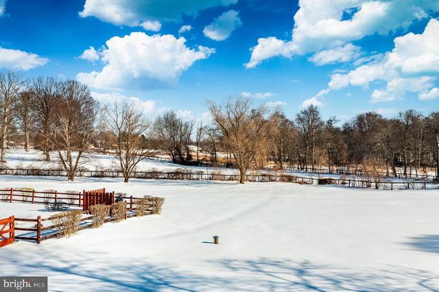 11 MEADOW WOOD LN, Landenberg, PA 19350