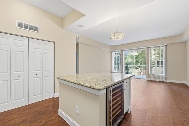 3505 Sage Road 208, Houston, TX 77056