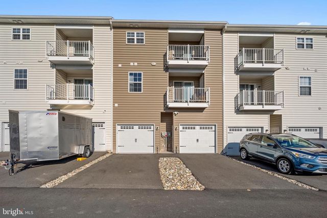 3089 GOSHEN DR, Pennsburg, PA 18073