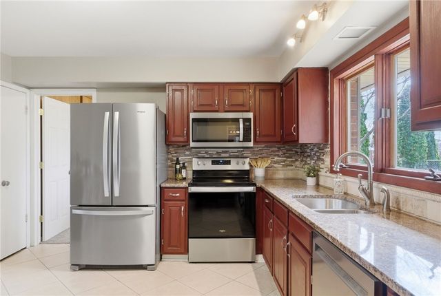 1108 Chateau Drive, Kettering, OH 45429