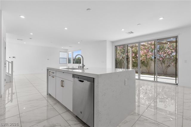 6138 Rock Arch Court, Las Vegas, NV 89141
