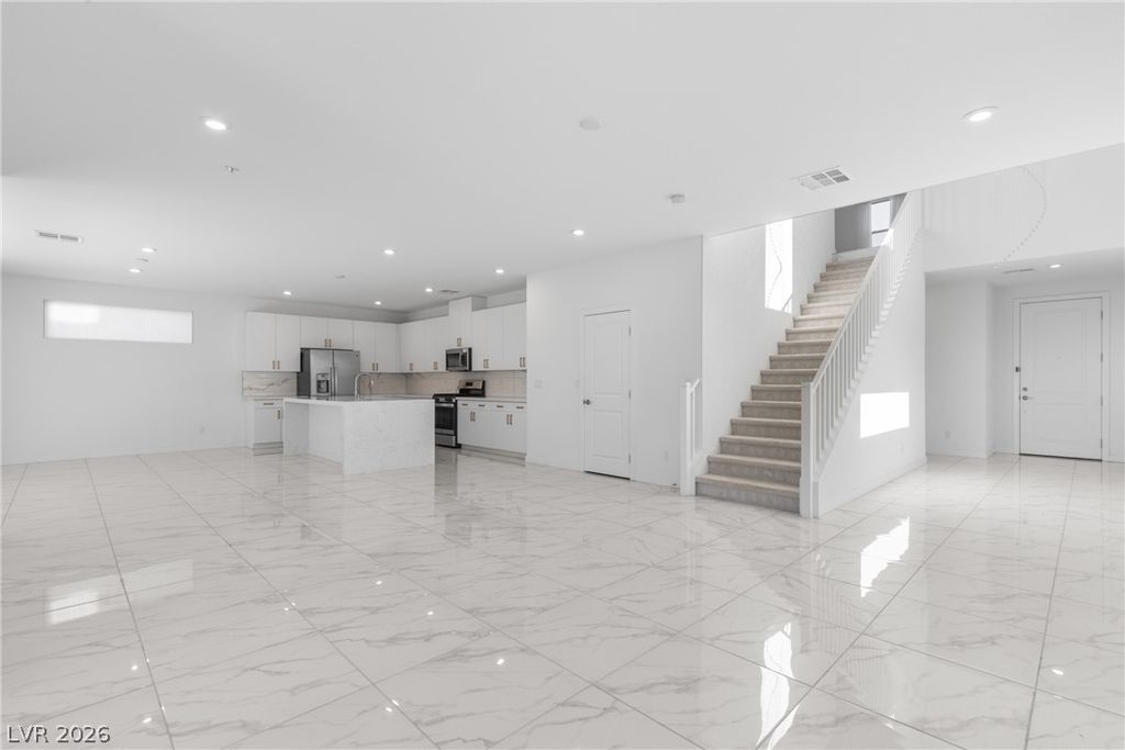 6138 Rock Arch Court, Las Vegas, NV 89141