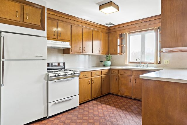 63 Eschol Street, Swansea, MA 02777