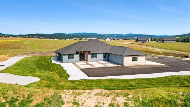 13790 N Bruce Rd, Mead, WA 99021