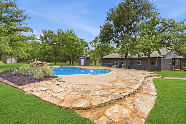 992 Fm 2210, Bridgeport, TX 76426