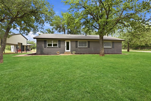 992 Fm 2210, Bridgeport, TX 76426