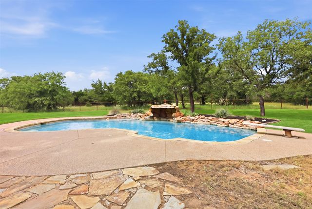 992 Fm 2210, Bridgeport, TX 76426