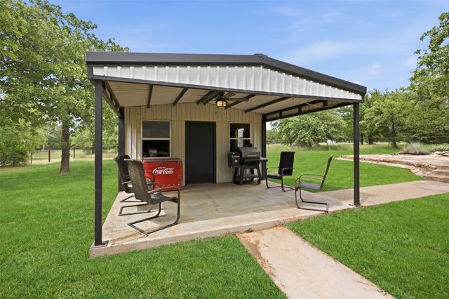 992 Fm 2210, Bridgeport, TX 76426