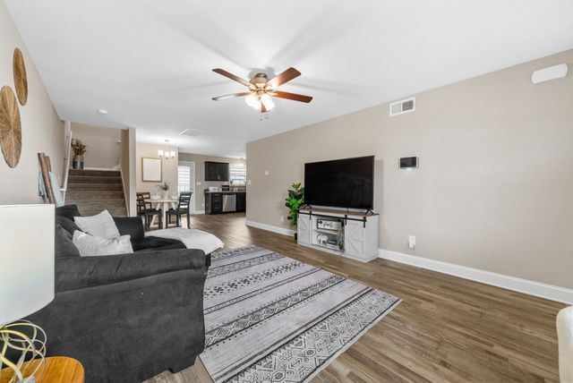 299 Dugger Dr, Clarksville, TN 37042