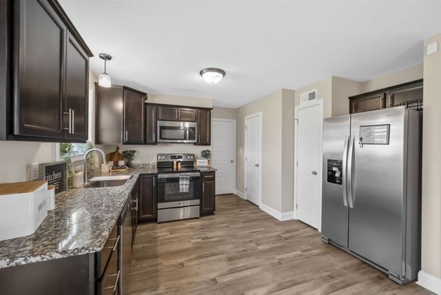 299 Dugger Dr, Clarksville, TN 37042