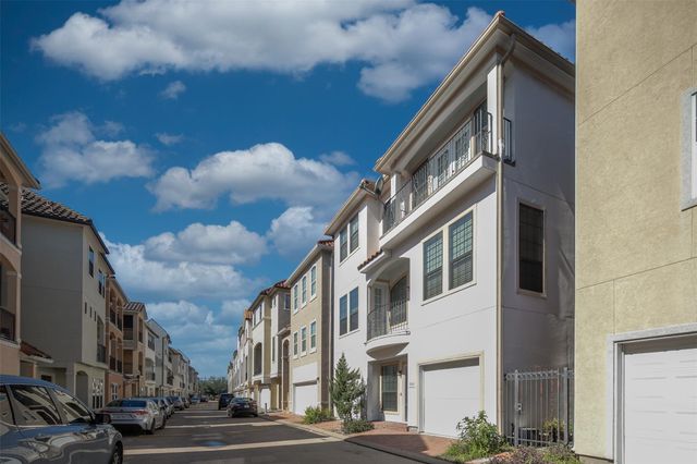 7130 Laguna Villas, Houston, TX 77036