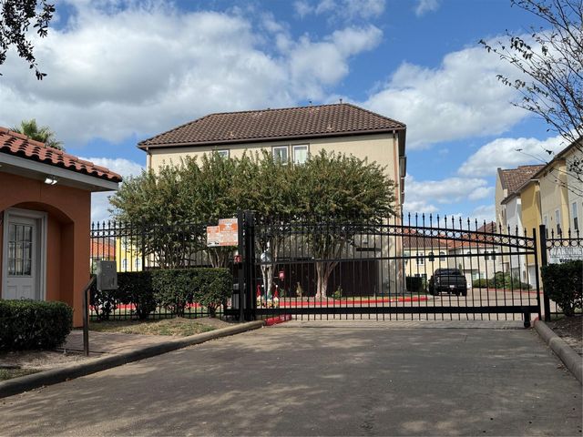 7130 Laguna Villas, Houston, TX 77036