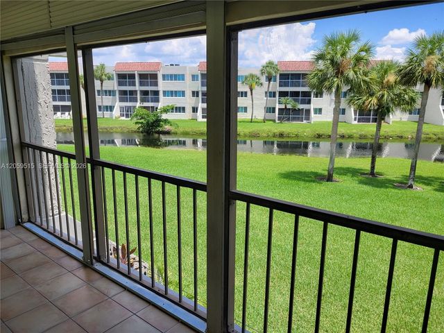 230 Lakeview Dr 207, Weston, FL 33326