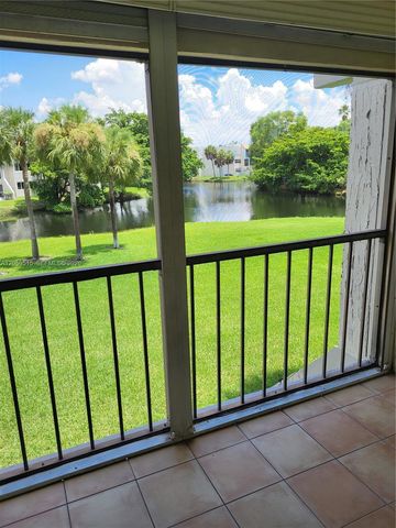 230 Lakeview Dr 207, Weston, FL 33326