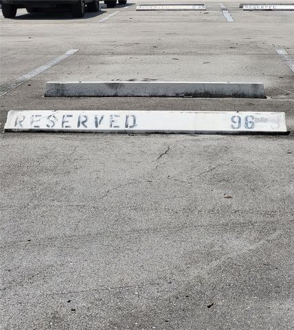 230 Lakeview Dr 207, Weston, FL 33326