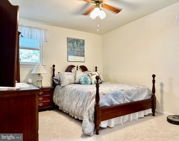 2743 AXE FACTORY RD, Philadelphia, PA 19152