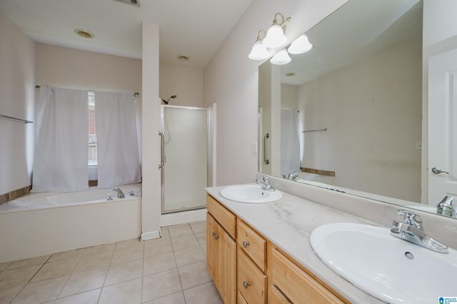 2733 OXMOOR WAY, Birmingham, AL 35211