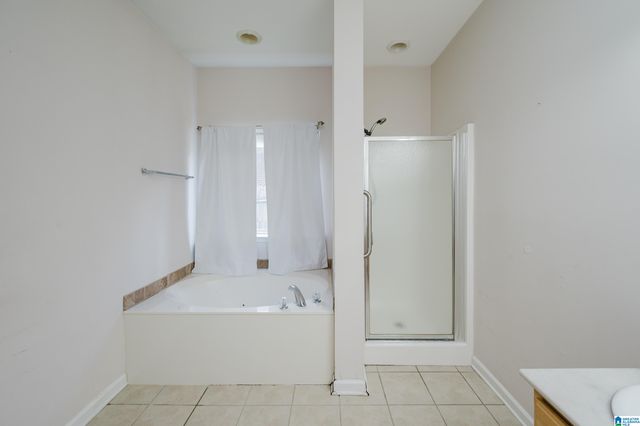 2733 OXMOOR WAY, Birmingham, AL 35211