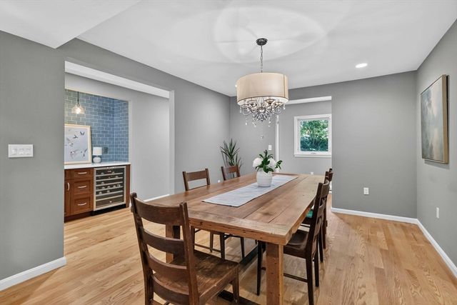 7 Mccarthy Cir, Framingham, MA 01701