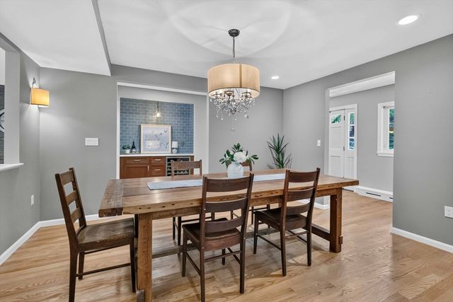7 Mccarthy Cir, Framingham, MA 01701