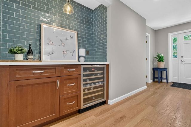 7 Mccarthy Cir, Framingham, MA 01701