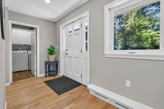7 Mccarthy Cir, Framingham, MA 01701