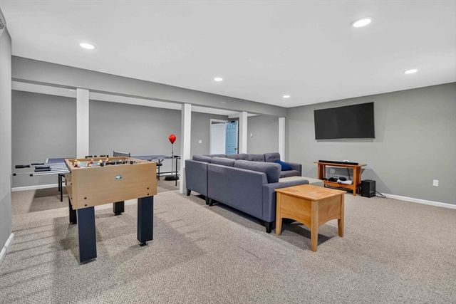 7 Mccarthy Cir, Framingham, MA 01701