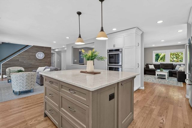 7 Mccarthy Cir, Framingham, MA 01701