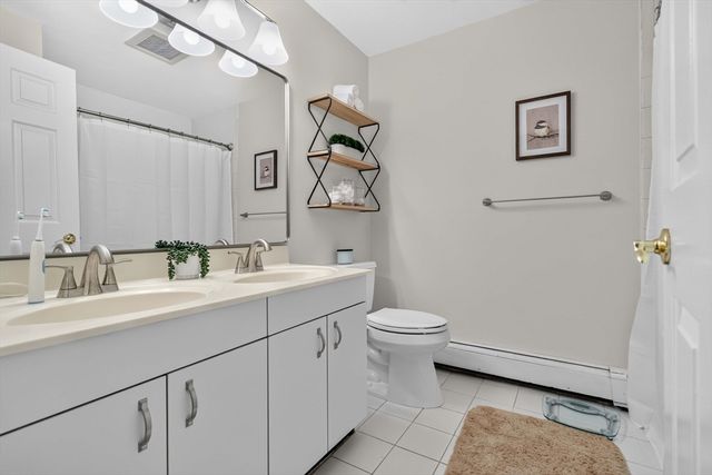 7 Mccarthy Cir, Framingham, MA 01701