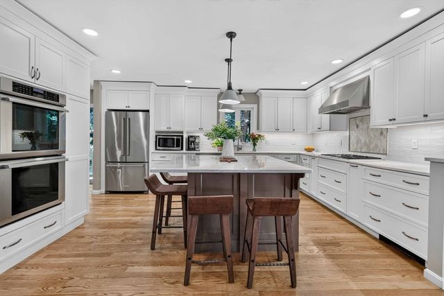7 Mccarthy Cir, Framingham, MA 01701