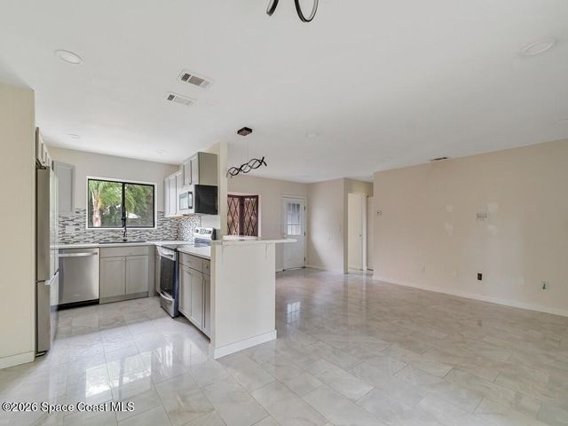 1846 24th Place SW, Vero Beach, FL 32962