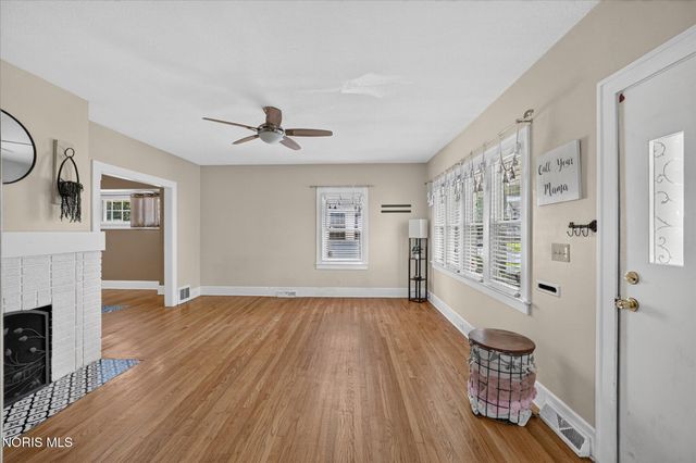 2235 Charlestown Avenue, Toledo, OH 43613