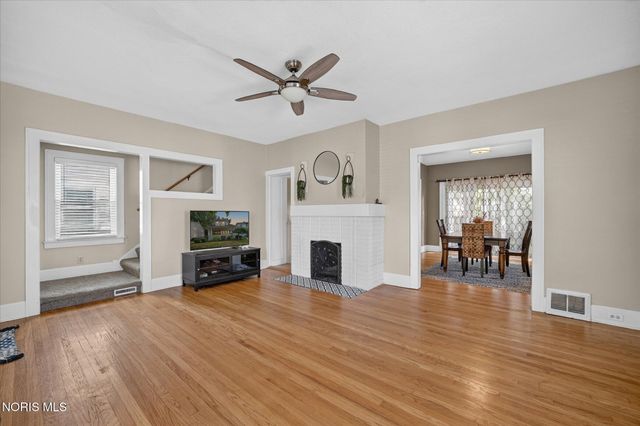 2235 Charlestown Avenue, Toledo, OH 43613