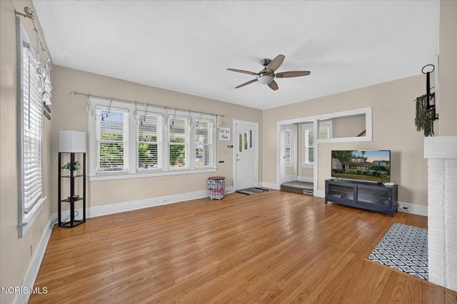 2235 Charlestown Avenue, Toledo, OH 43613