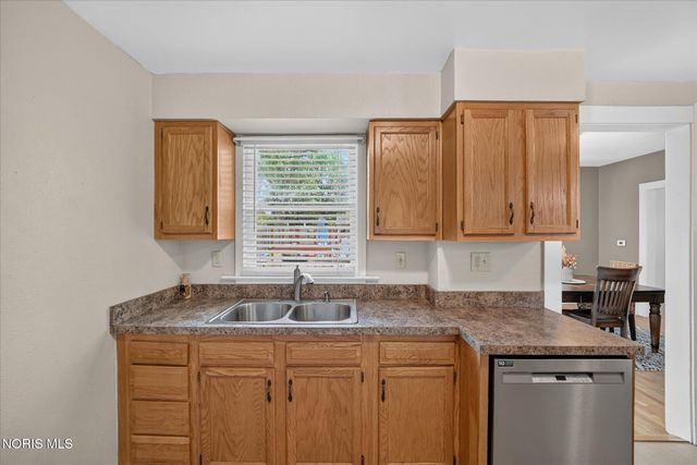 2235 Charlestown Avenue, Toledo, OH 43613