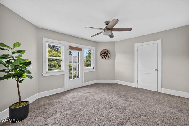 2235 Charlestown Avenue, Toledo, OH 43613