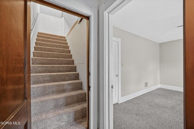 2235 Charlestown Avenue, Toledo, OH 43613
