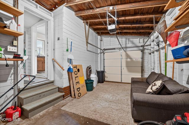 2235 Charlestown Avenue, Toledo, OH 43613