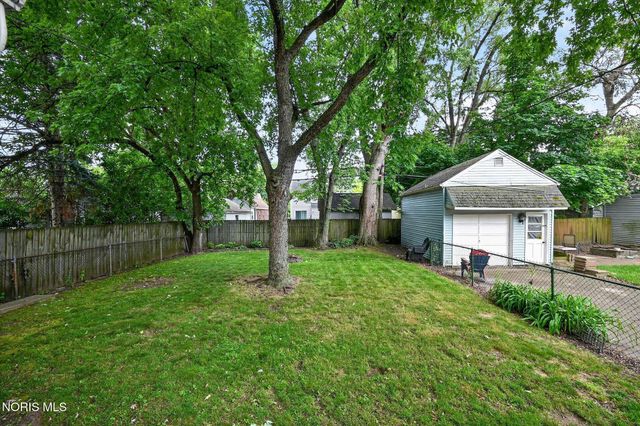 2235 Charlestown Avenue, Toledo, OH 43613