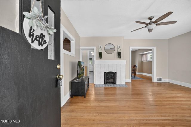 2235 Charlestown Avenue, Toledo, OH 43613