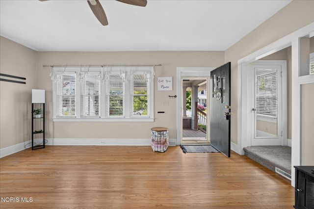 2235 Charlestown Avenue, Toledo, OH 43613