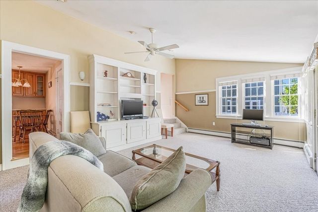 41 Wallace Rd, Quincy, MA 02169