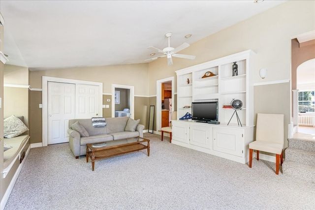 41 Wallace Rd, Quincy, MA 02169