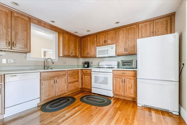 41 Wallace Rd, Quincy, MA 02169